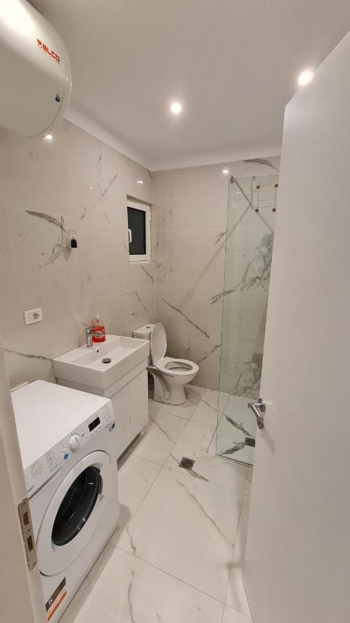 Sea And City View Apartment Sarandë Buitenkant foto