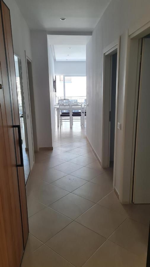 Sea And City View Apartment Sarandë Buitenkant foto