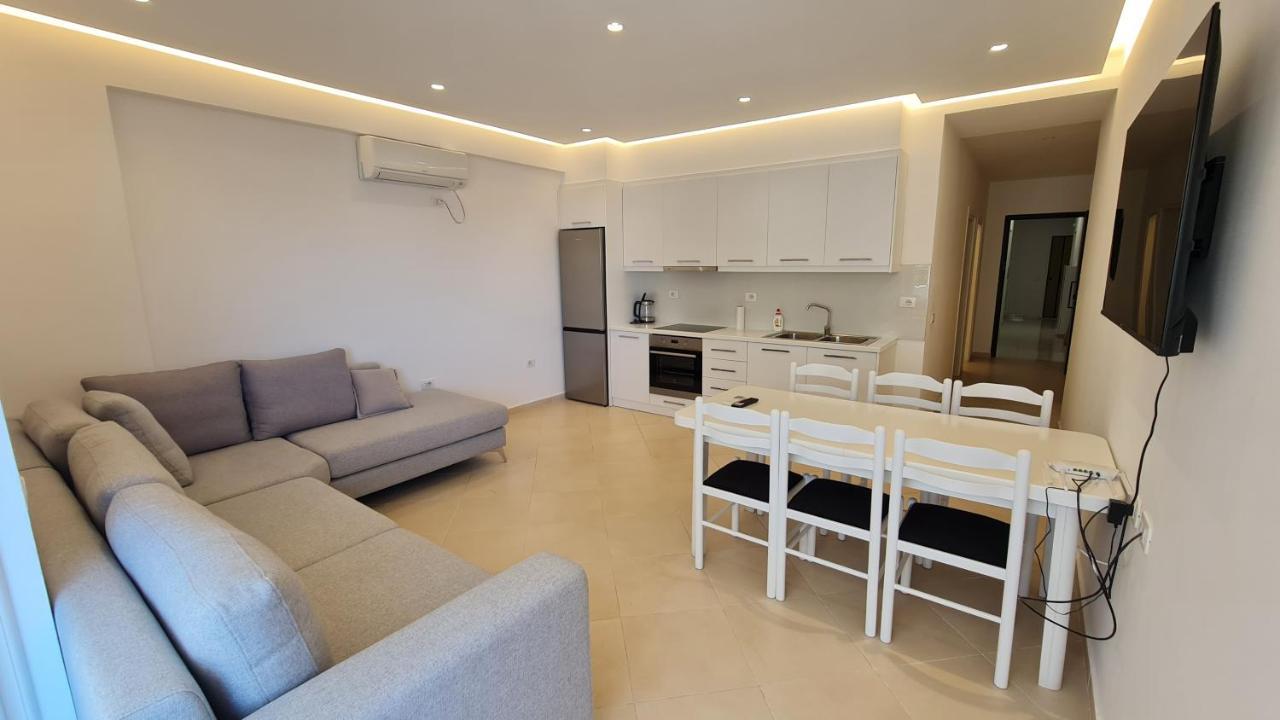 Sea And City View Apartment Sarandë Buitenkant foto